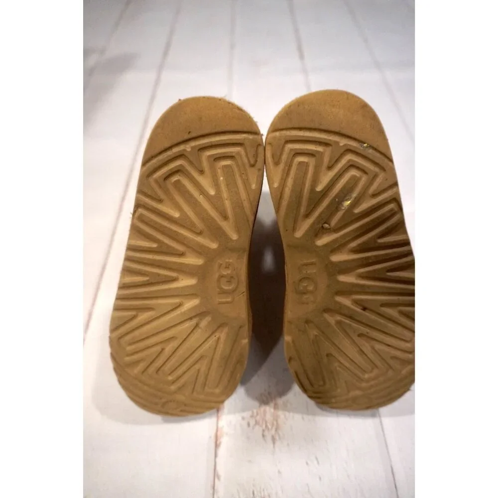 UGG Girls Kids' Classic II Spots – Size 2 - Picture 7 of 14